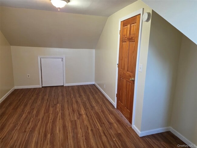 Building Photo - 220 Raff Ave