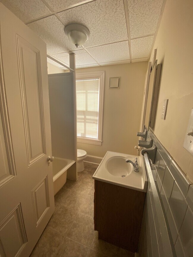 Building Photo - 443 Landing St