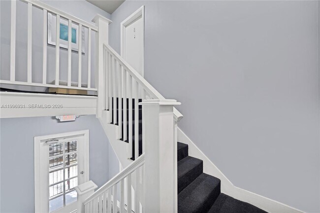 Building Photo - 109 NW 6th Ave