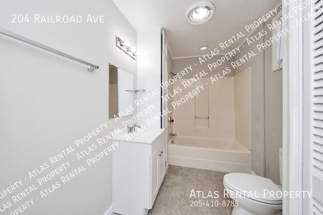 Building Photo - 204 Railroad Ave
