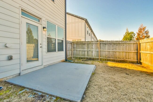 Building Photo - 126 Cannon Trce Dr