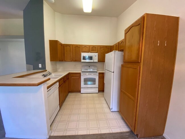 Building Photo - 3890 Strawberry Field Grove