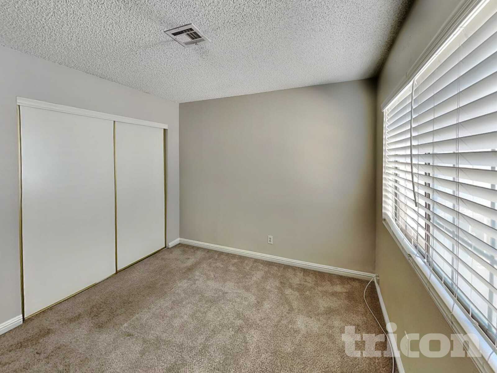 Building Photo - 4634 Grasshopper Dr