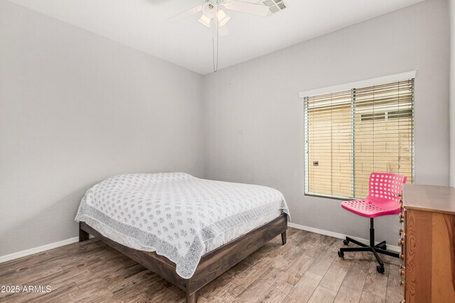 Building Photo - 13436 W Peck Dr