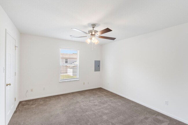 Building Photo - 5001-5003 Betty Jean Way