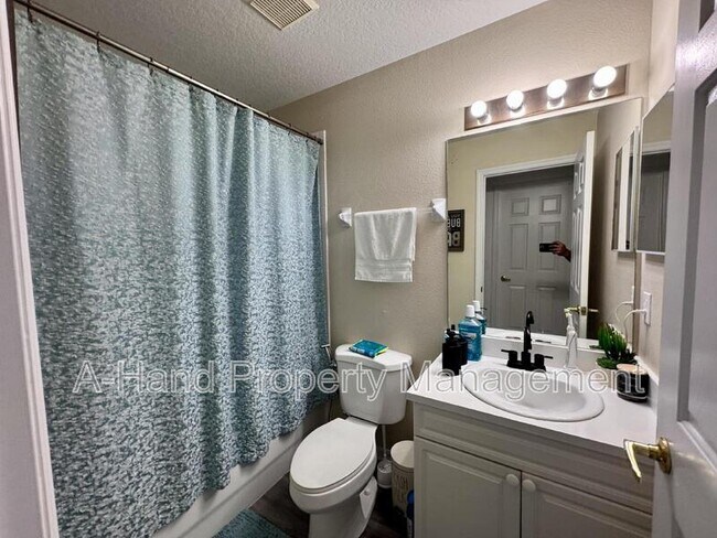 Building Photo - 439 Coconut Palm Way
