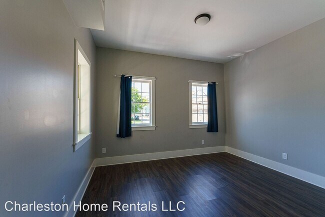 Building Photo - 28 Aiken St