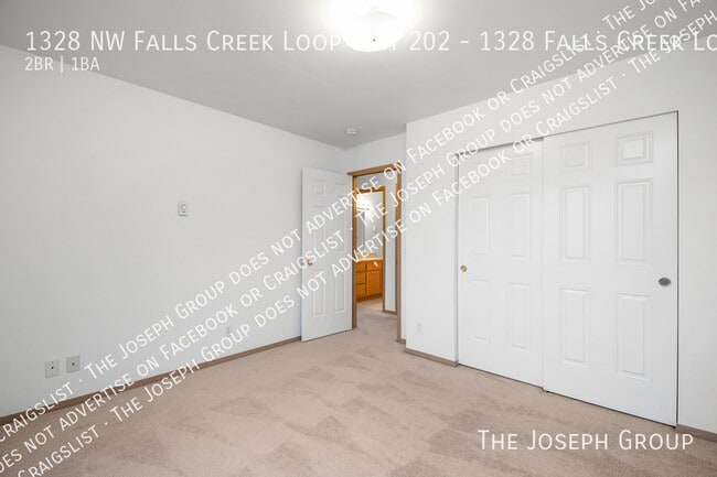 Building Photo - 1328 NW Falls Creek Loop