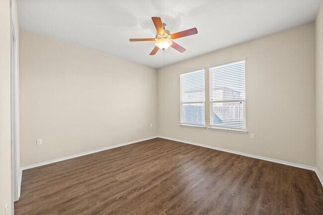 Building Photo - 5704 Levenwood Ln
