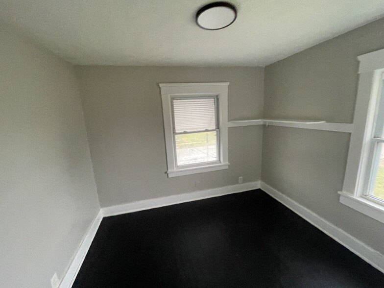 Building Photo - 1733-1737 Long Ave