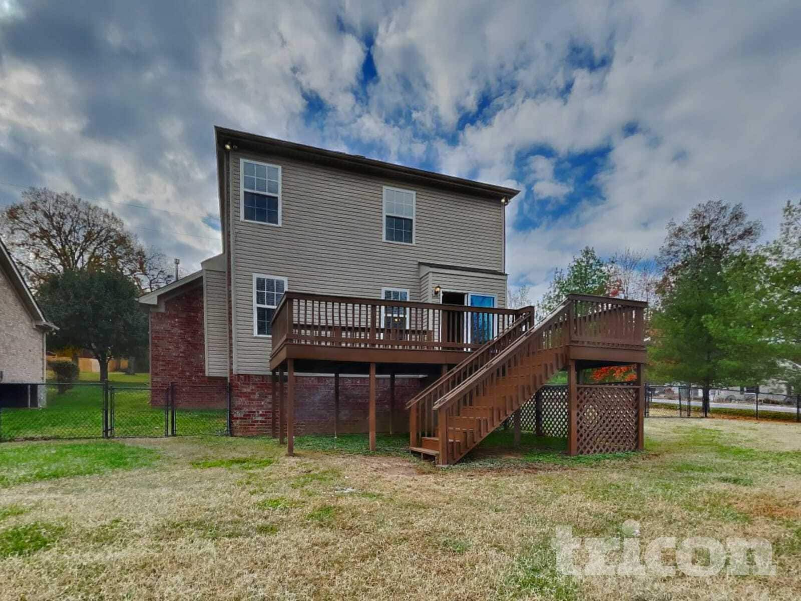 Building Photo - 401 Parrish Hill