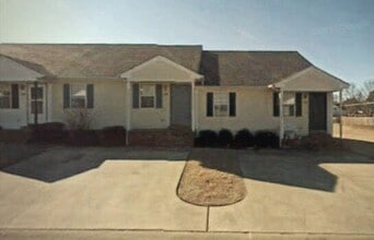Building Photo - 2 Bedroom, 2 Bath Condo in River Oaks Comm...