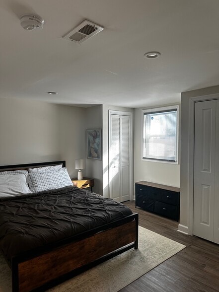 Building Photo - 5409 Emerson St