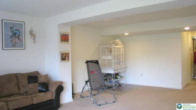 Building Photo - 1047 Sparrow Way