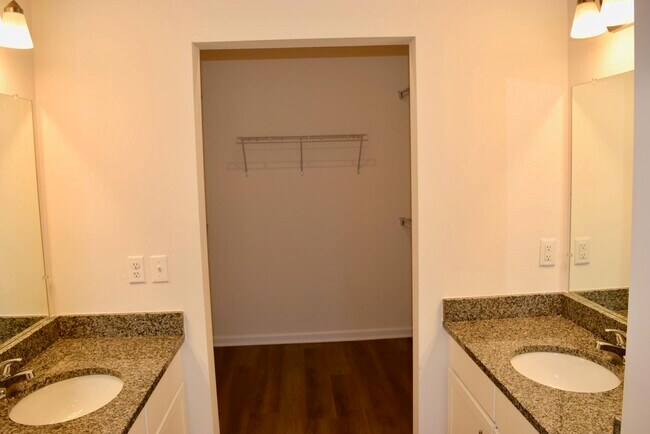 Building Photo - 29330 Towne Center Cir