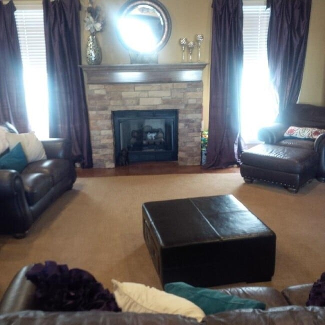 Building Photo - 3677 Hearthstone Dr