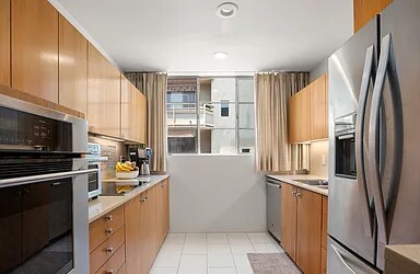 Building Photo - 3200 Sixth Ave