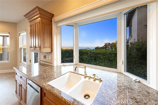Building Photo - 12 San Remo