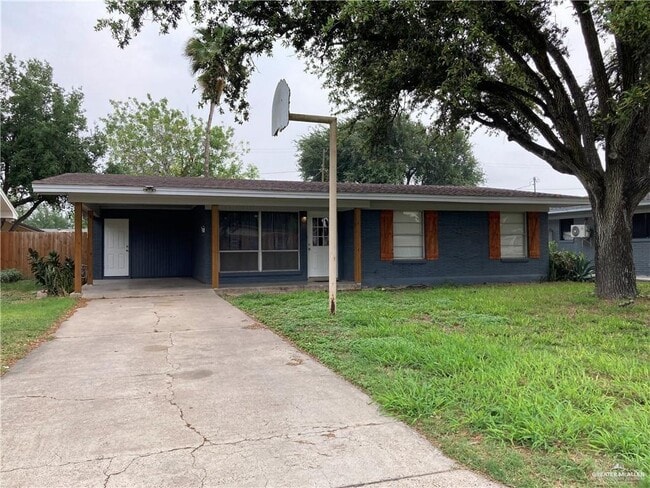 Building Photo - 14 Camellia Ave