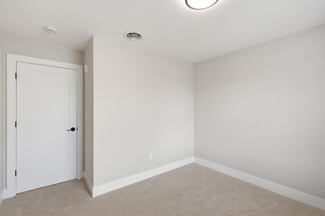 Building Photo - 7 Elise Ave