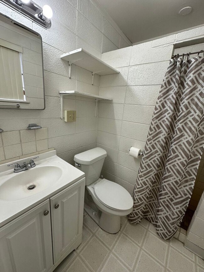 Building Photo - 13048 N Highland Cir