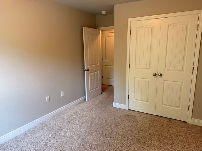 Building Photo - 5972 Callaway Cir