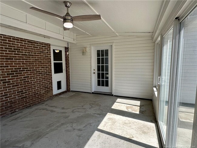 Building Photo - 6413 Brookshire St