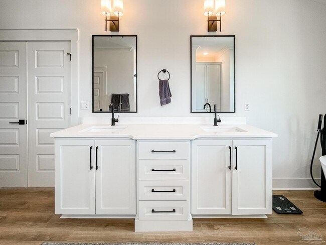 Building Photo - 13805 Red Drum Ct