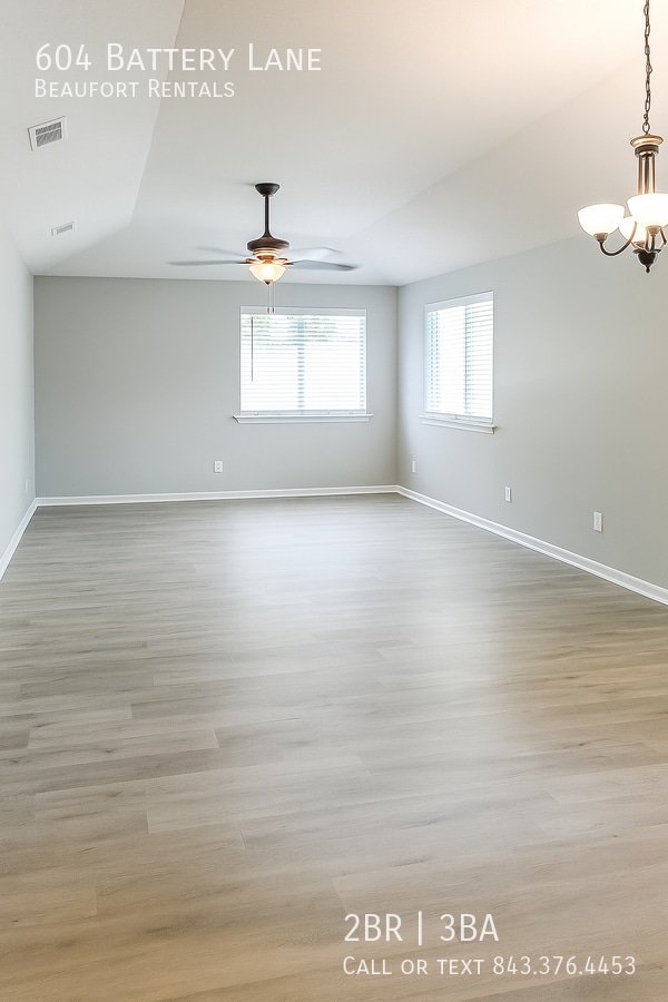 Building Photo - 604 Battery Ln