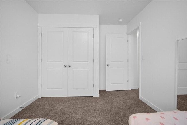 Building Photo - 645 S Plum Creek Ln E