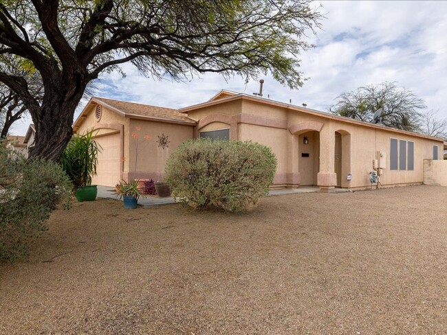 Building Photo - VAIL SCHOOL DISTRICT!!! CORNER LOT NEAR PU...
