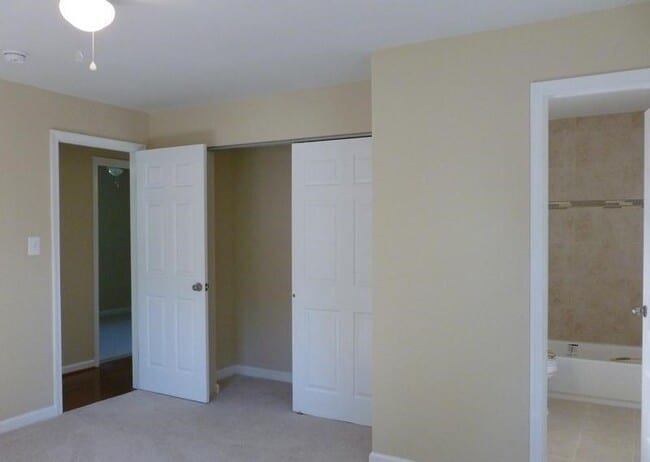 Building Photo - 8907 Townsend Ln