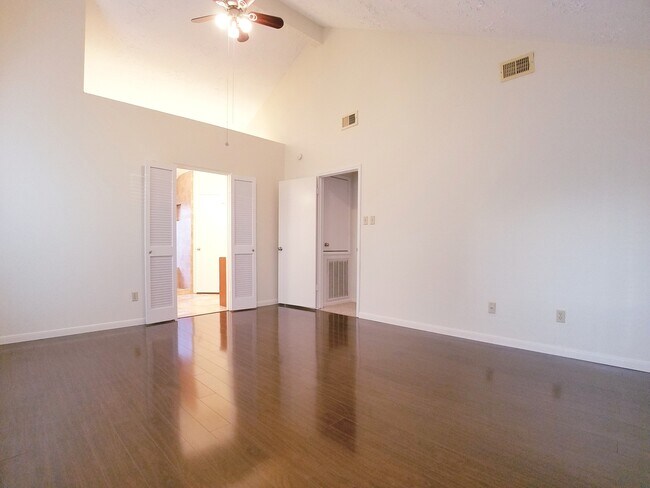 Building Photo - 2111 Echo Ridge