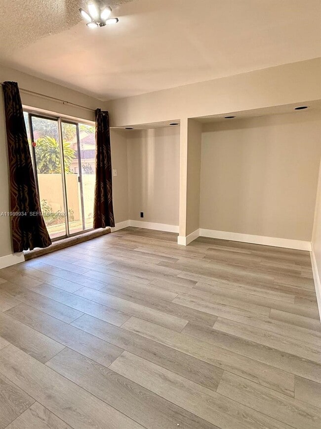 Building Photo - 833 NW 81st Terrace