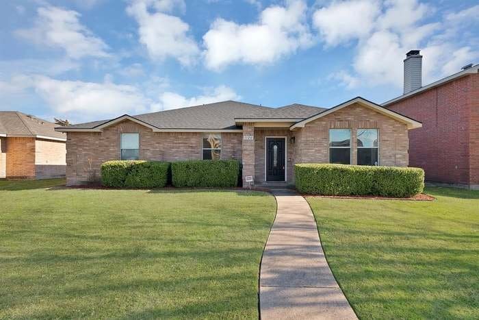 Building Photo - 1120 Bumble Bee Dr