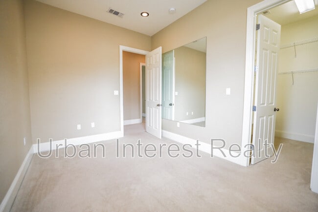 Building Photo - 4744 Amhurst Cir