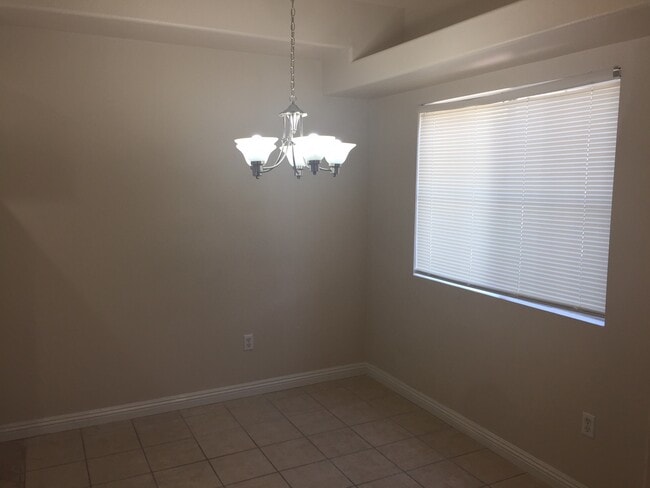 Building Photo - Perfect 2 bed/2 bath condo in Summerlin!