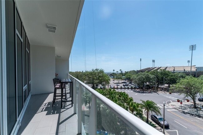 Building Photo - 175 1st St S