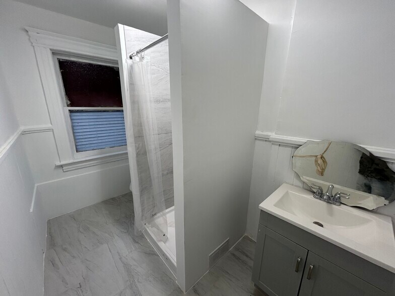 Building Photo - 78 Tacoma St