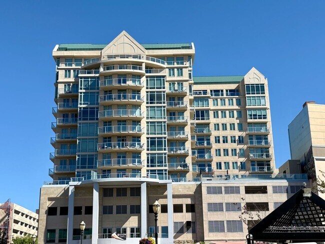 Building Photo - The Palladio 1 Bedroom