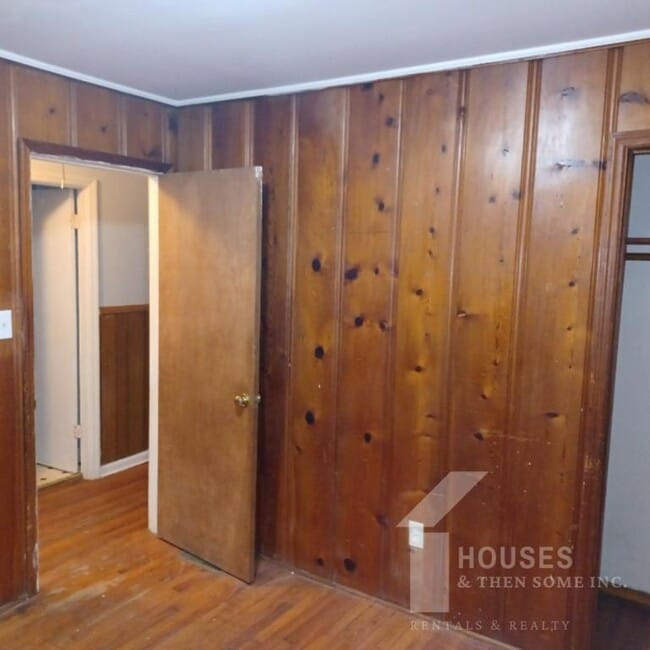 Building Photo - 714 Farley Ave