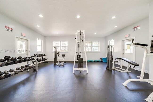 Building Photo - 8290 Lake Dr