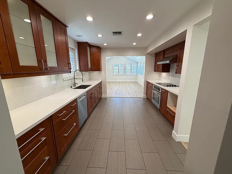 Building Photo - 20345 Gresham St