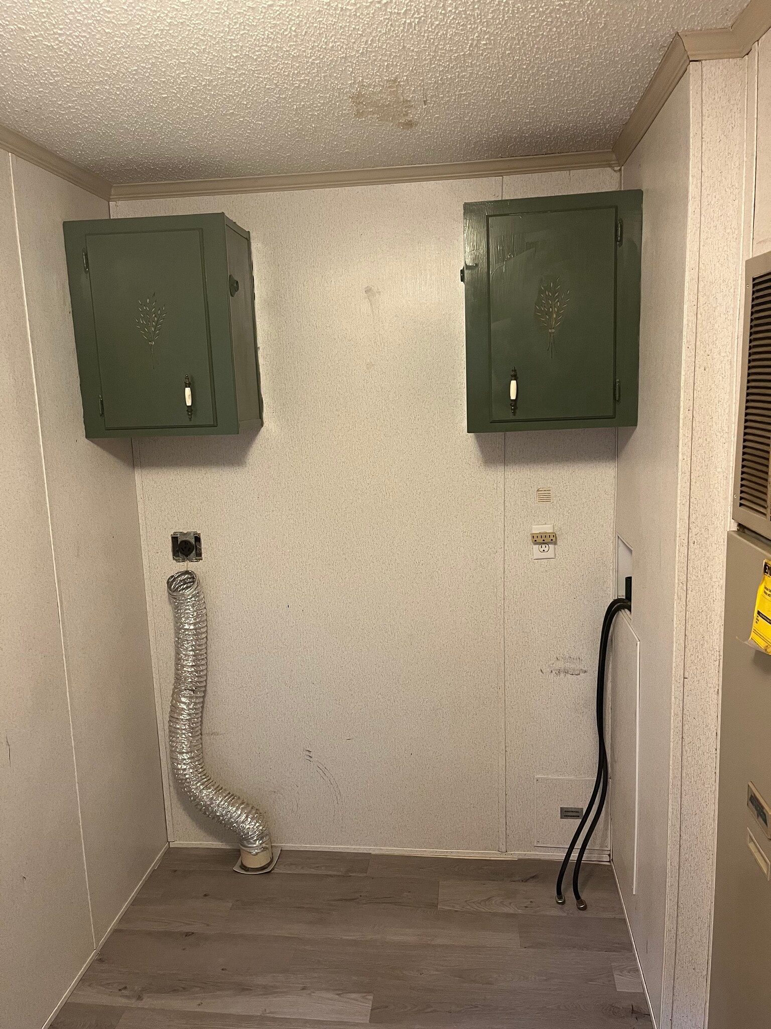 Laundry room - 9810 FM 161