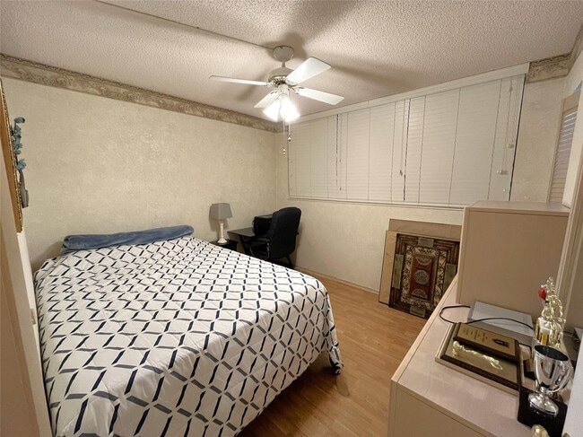 Building Photo - 9501 Seagrape Dr