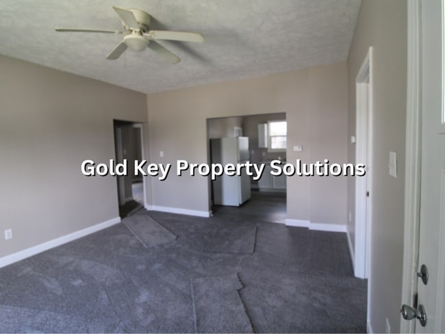 Building Photo - 3 BR 1 BA House with New Carpet and Paint ...