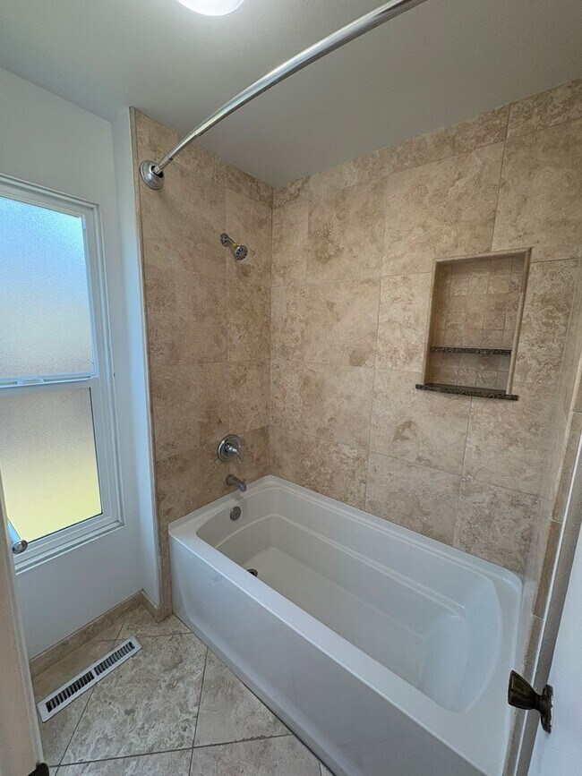 Building Photo - NW Visalia Home Near Country Club coming soon!