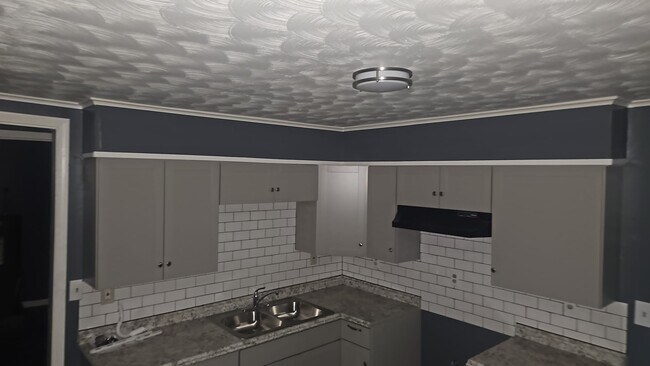 Building Photo - 2137 Lowell Ave