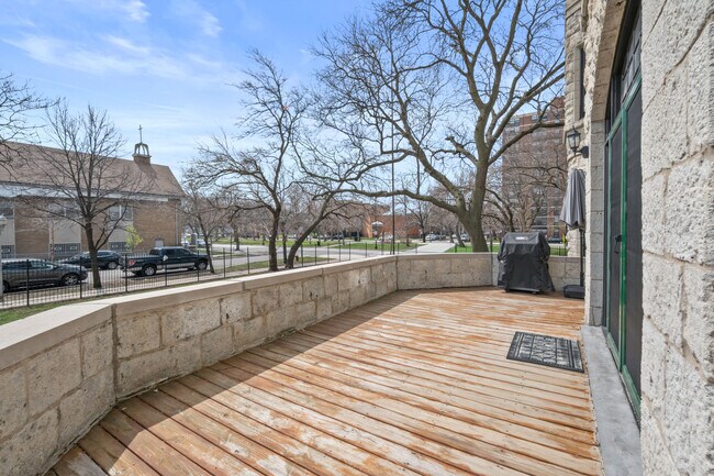 Building Photo - 4545 S Drexel Blvd