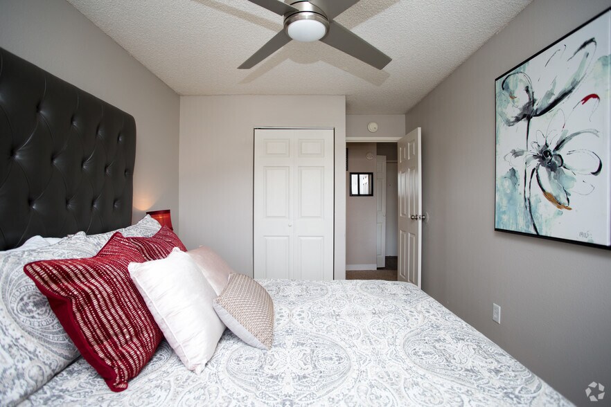 1BR, 1BA - 560 SF - Florida Station